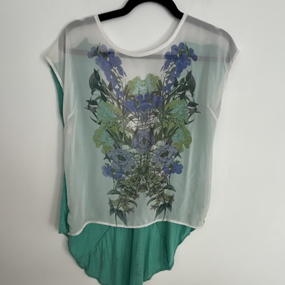 Spoiled Women's‎ Green Floral Sheer Chiffon Layered V-Neck Cap Sleeve Top L